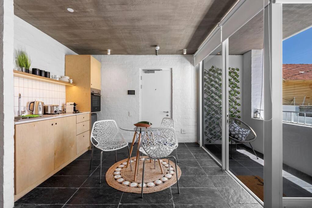 Seaside Perfect Location Apartment